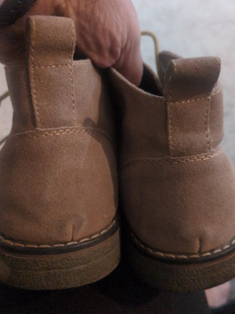 Men's Tan Suede Chukka Boots from G.H. Bass & Co Size 8.5 D
